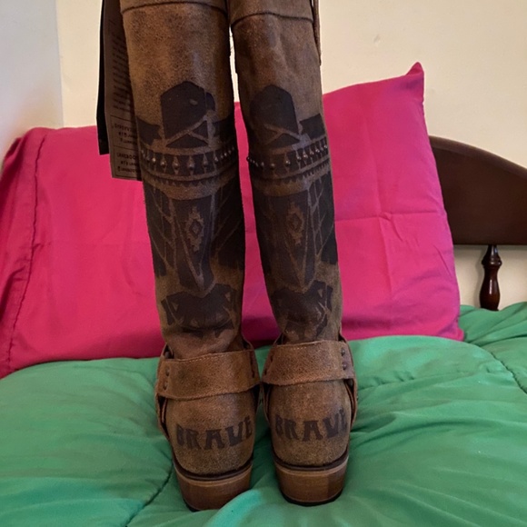 Junk Gypsy by Lane Boots - Picture 3 of 4